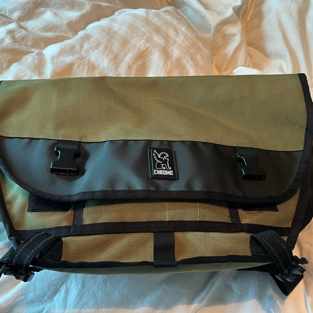 chrome mini metro messenger bag
